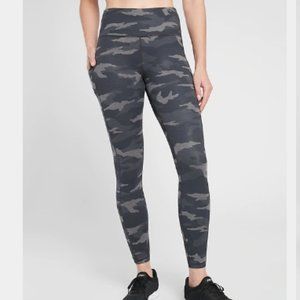 Athleta Ultimate Stash Pocket Camo 7/8 Tight - L
